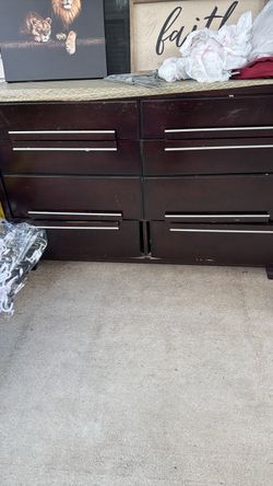 Dresser