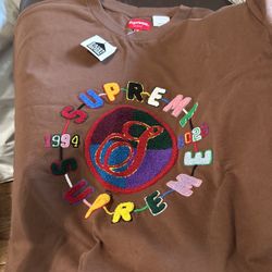 Supreme Chenille Crest Top