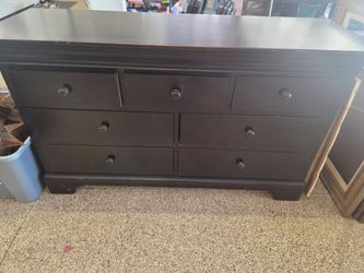 Solid wood Chest of drawers and nightstand