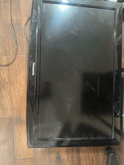 Panasonic TC L32C22 LCD TV  720p 32in