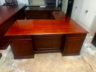 OFFICE/HOME DESK EXECUTIVE L-SHAPE DESK TRADITIONAL