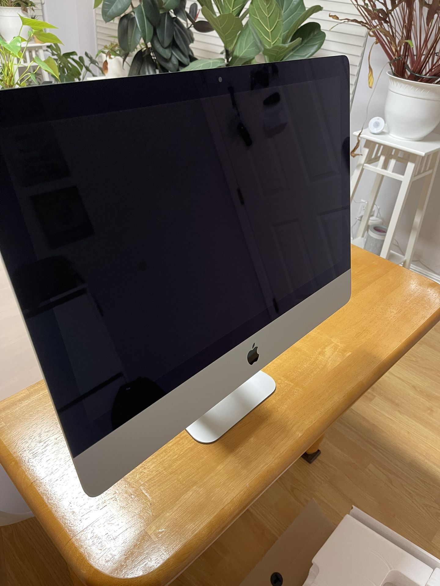 Apple Desktop Computer 21.5