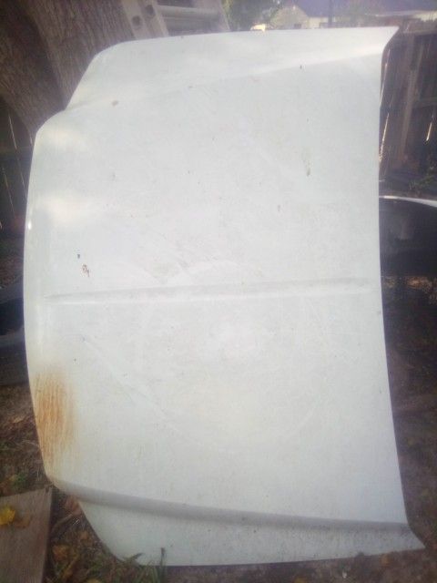 Very Good Hood For 2004 Ford F250 $85 Firm