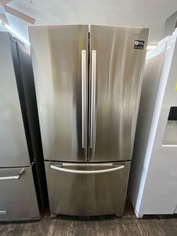 Samsung 33 in French Door Counter Depth Refrigerator