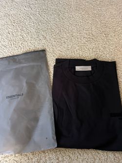 Essentials t shirts black size medium