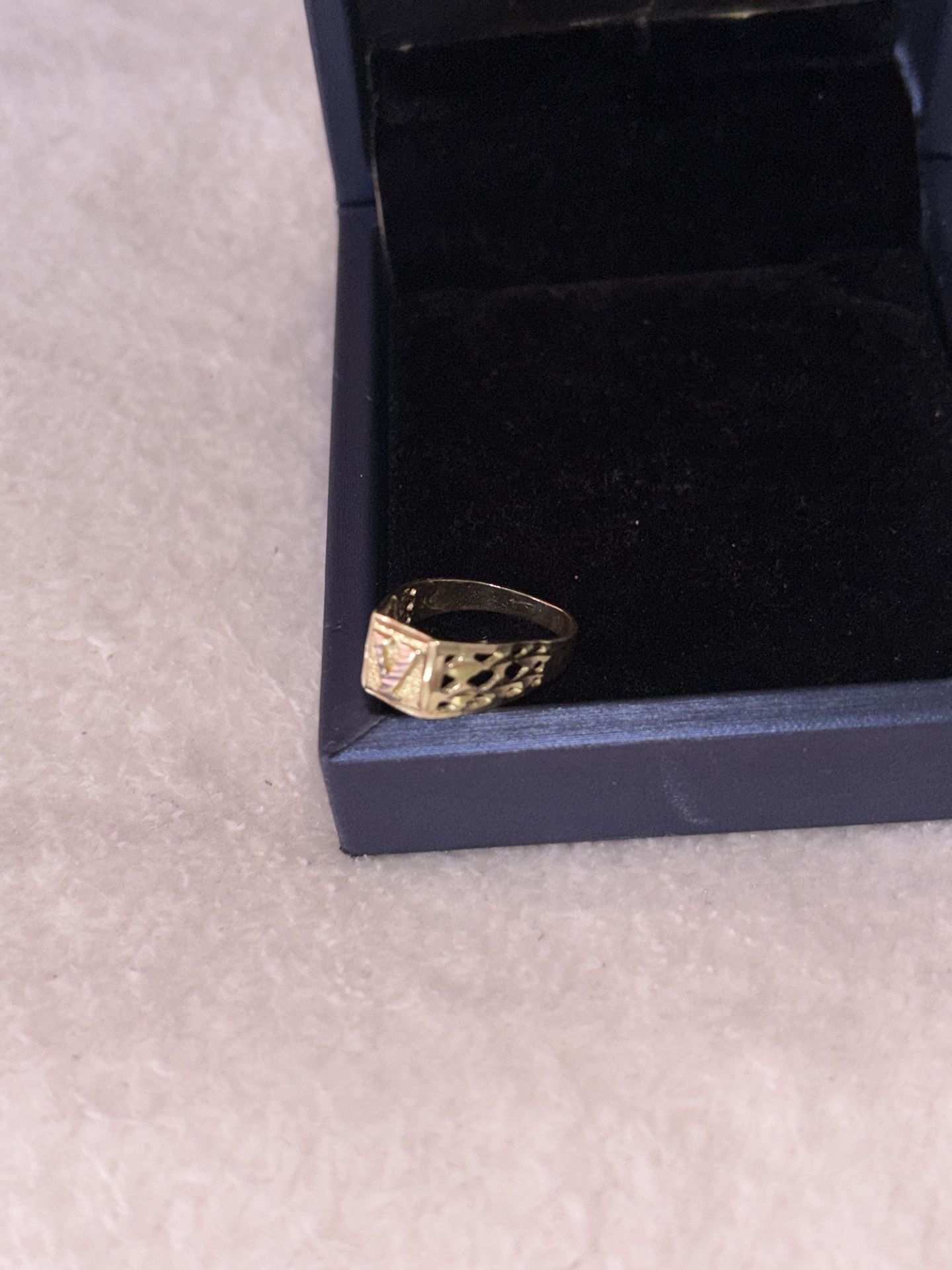 14k Gold V Initial Ring