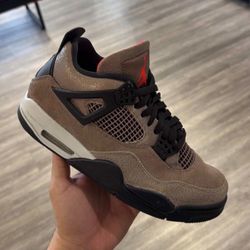 Jordan Retro 4