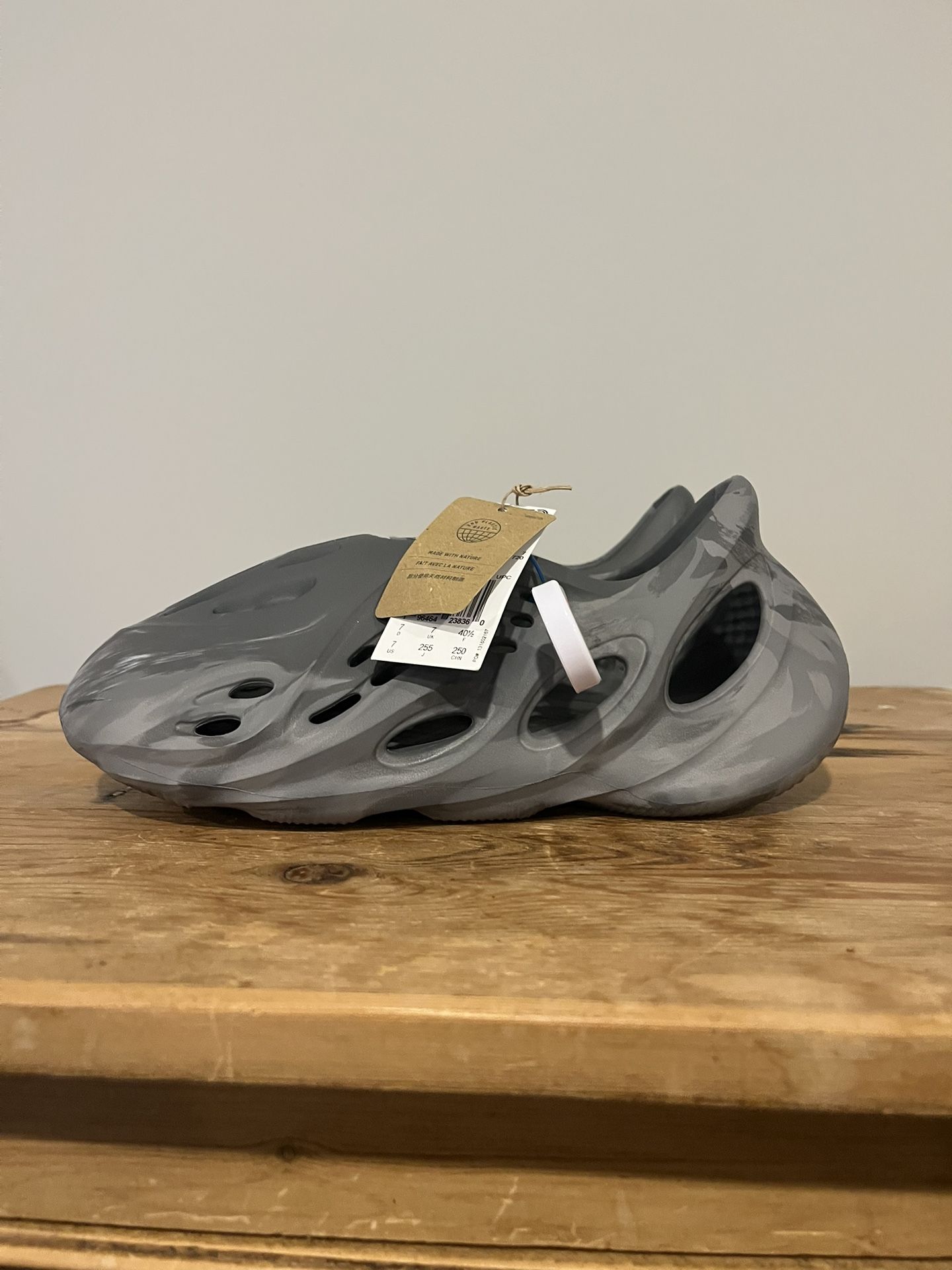 Yeezy Foam RNR “MX Granite” Size 7