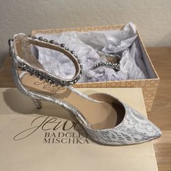 Pointed Toe Heel (size 6 women)