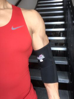 Elbow sleeve weight lifting training support