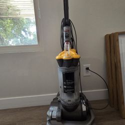 Dyson Vacuum DC 33