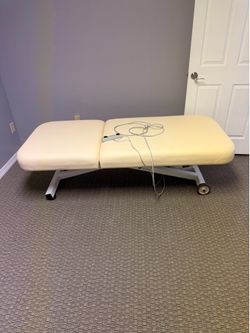 Electric massage table