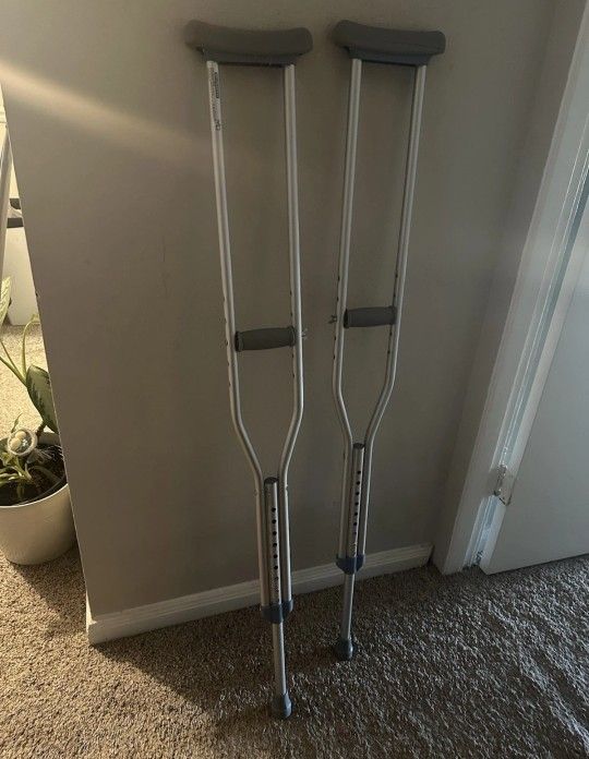 Aluminum Crutches 