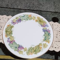Vine Harvest Cake Plate