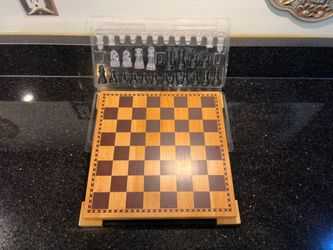 Chess Set Wooden Board 10"x10" and Transparent Plastic Pieces