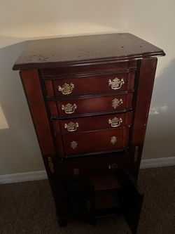 Jewelry box