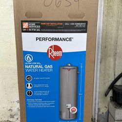 Water Heater 40 Gallons NEW In BOX Rheem Water Heater. Calenton De Agua 40 Galones NUEVO