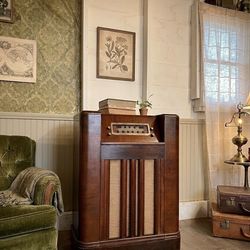 Antique Philco 48-1262 Radio/Record Player- Refinished