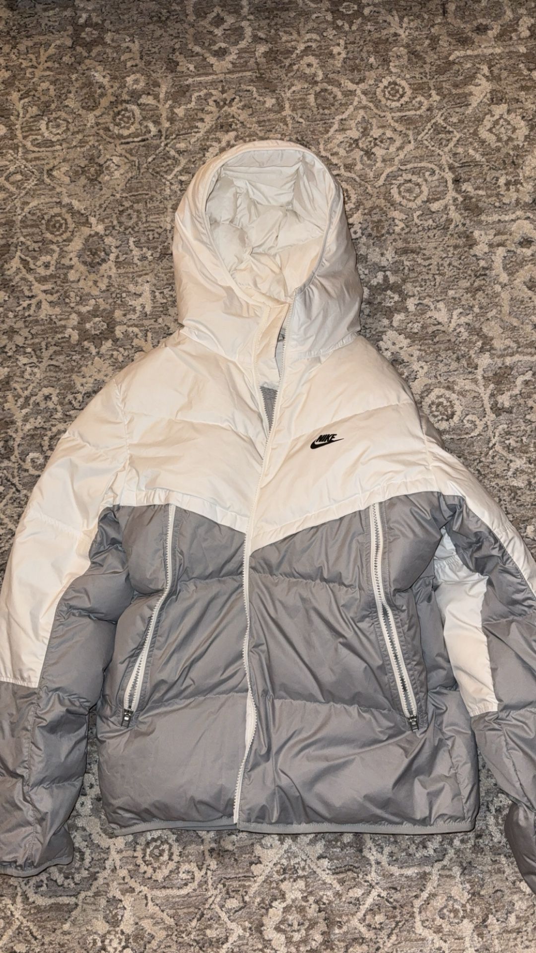 Nike Storm Fit Windrunner Puffer Jacket White/Grey Mens NEW MEDIUM