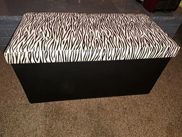 Storage ottoman! Excellent shape! 