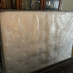 Queen Mattress Gojeff 