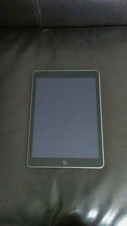 Apple IPad 5th gen 32gb