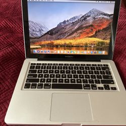 MacBook Pro 2011 500GB 2.7 GHZ i7 4GB Memory