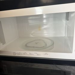 Whirl Pool Microwave 