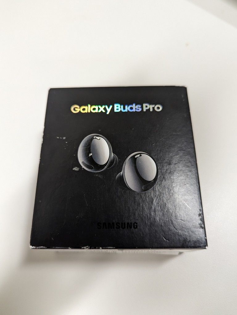Galaxy Buds Pro - Great Condition (With Case)
