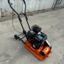 YARDMAX Compactador de placa de fuerza de compactación de 2500 lb, 6,5 HP/196 cc