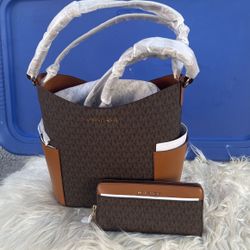 Michael Kors Purse With Wallet