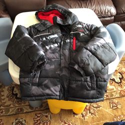 Boys 8 Hooded CB Winter Jacket Excellent Condition