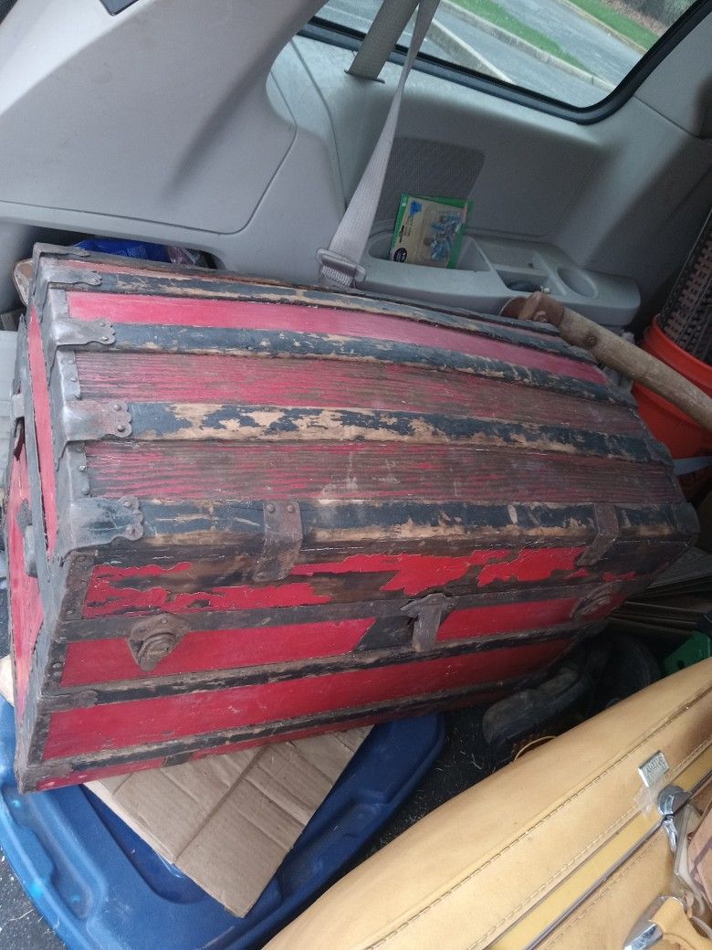 Little trunk for sale.