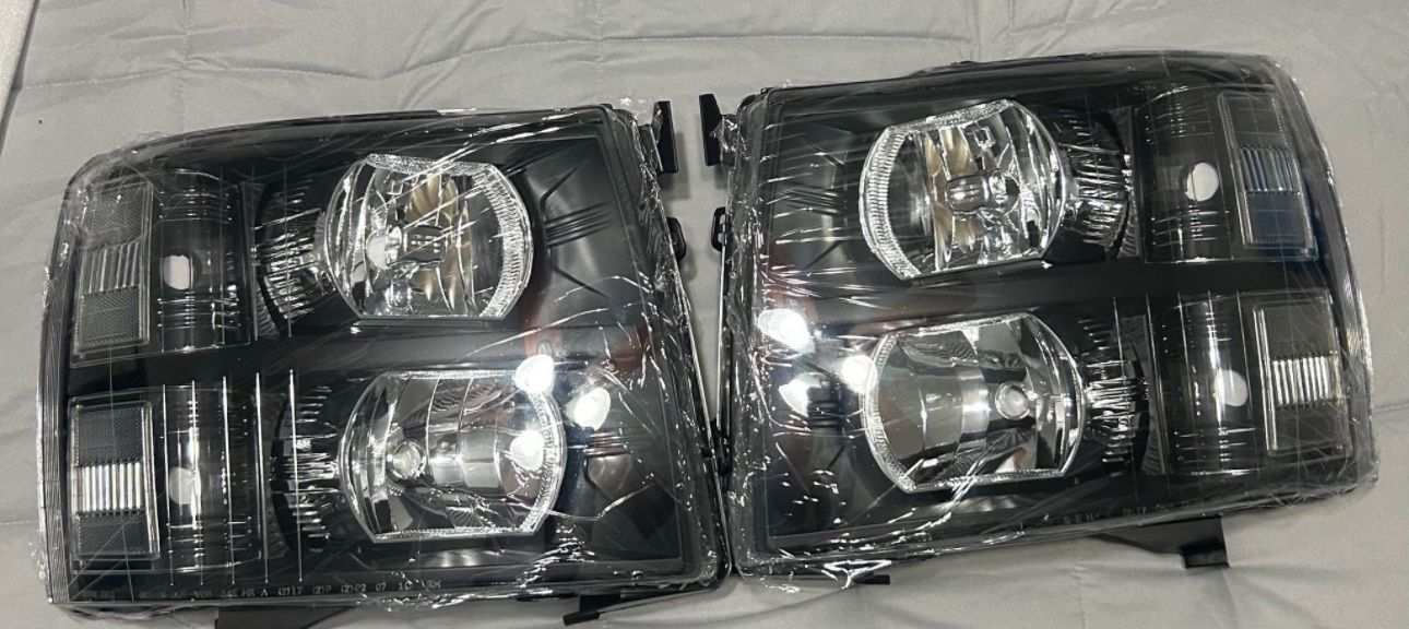 2007-2013 Silverado headlights black clear