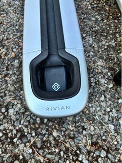 Rivian R1 cargo bars