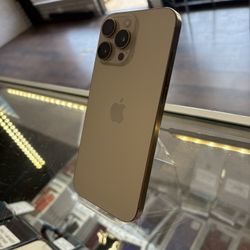 iPhone 16 Pro Max 256gb Unlocked (EXCELLENT SHAPE)