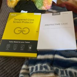 Screen Protector And iPad Case 