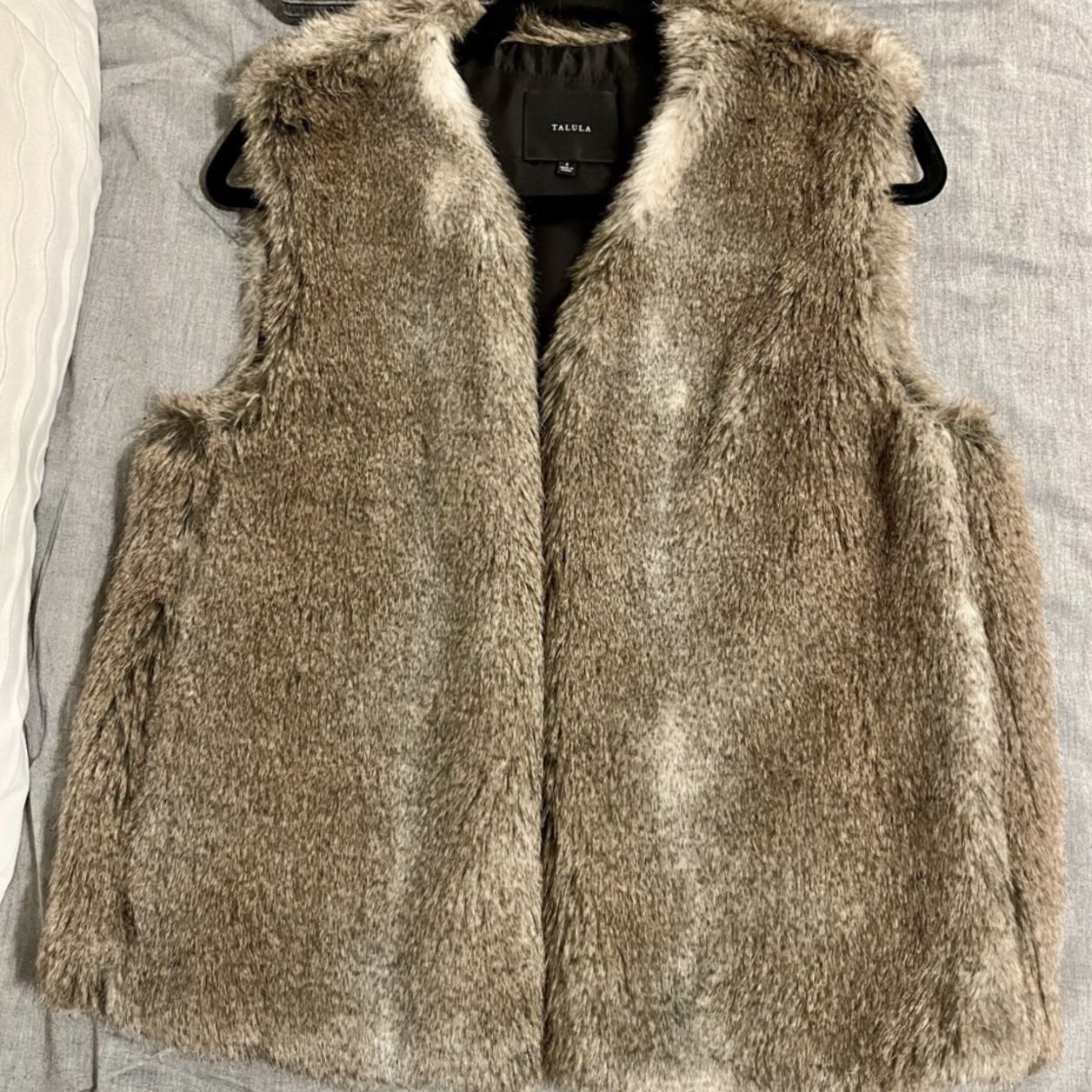 Aritzia/Talula Women’s Faux Fur Vest