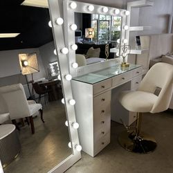 Vanity LED Mirror & Table For Makeup Organizer Storage for Beauty Room or Salon