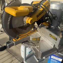 DeWalt DWS709 15 Amp 12" Slide Compound Miter Saw
