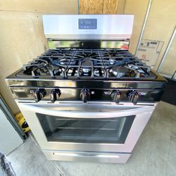 Frigidaire gas stove 5 burners stainless st.  30”