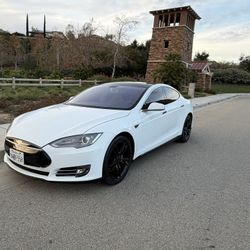 2013 Tesla Model S 