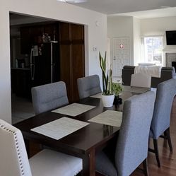 Dining table & Chairs