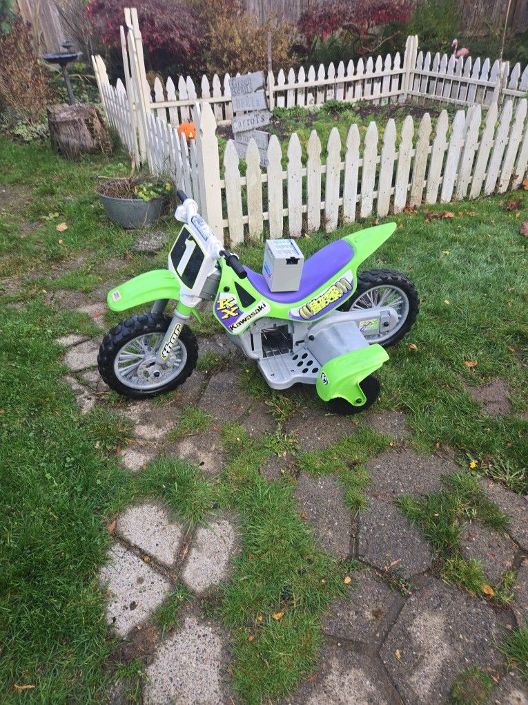 Power Wheels Dirt Bike