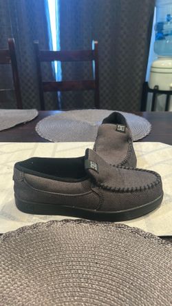 Dc slip on shoes size5 young kids