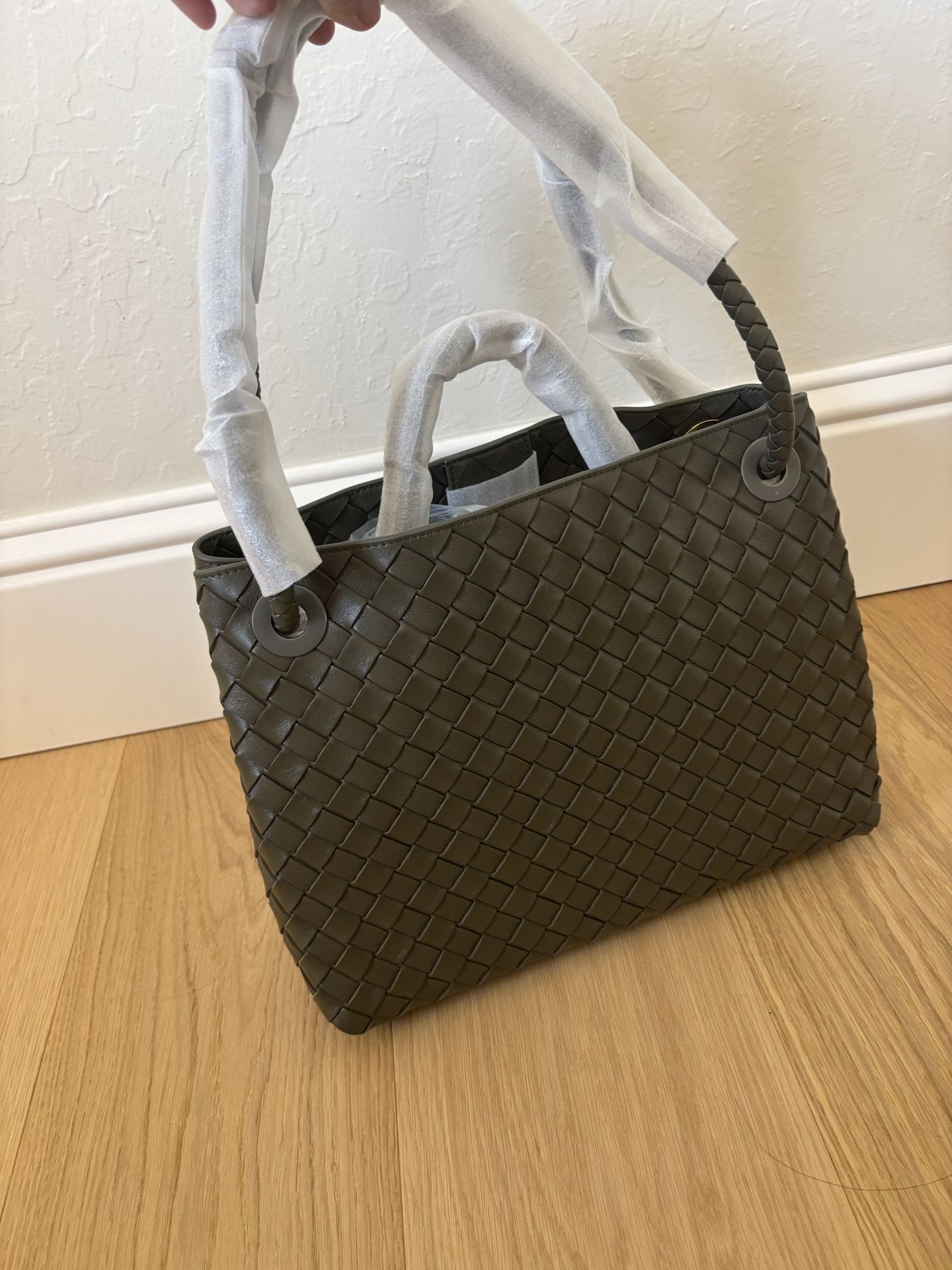 Bv Anadimo Medium Size