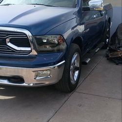 Ram Truck 5.7l Hemi 2009 With 2013 Grill