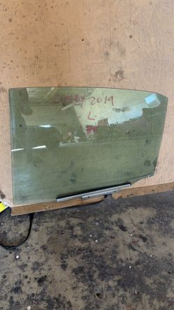 Camry 2019 Left Rear Door Glass Window