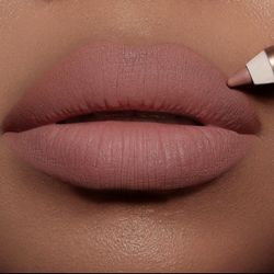 Best seller! Charlotte Tilbury💕👄”PILLOW  TALK” original 👄💕Lip Cheat    