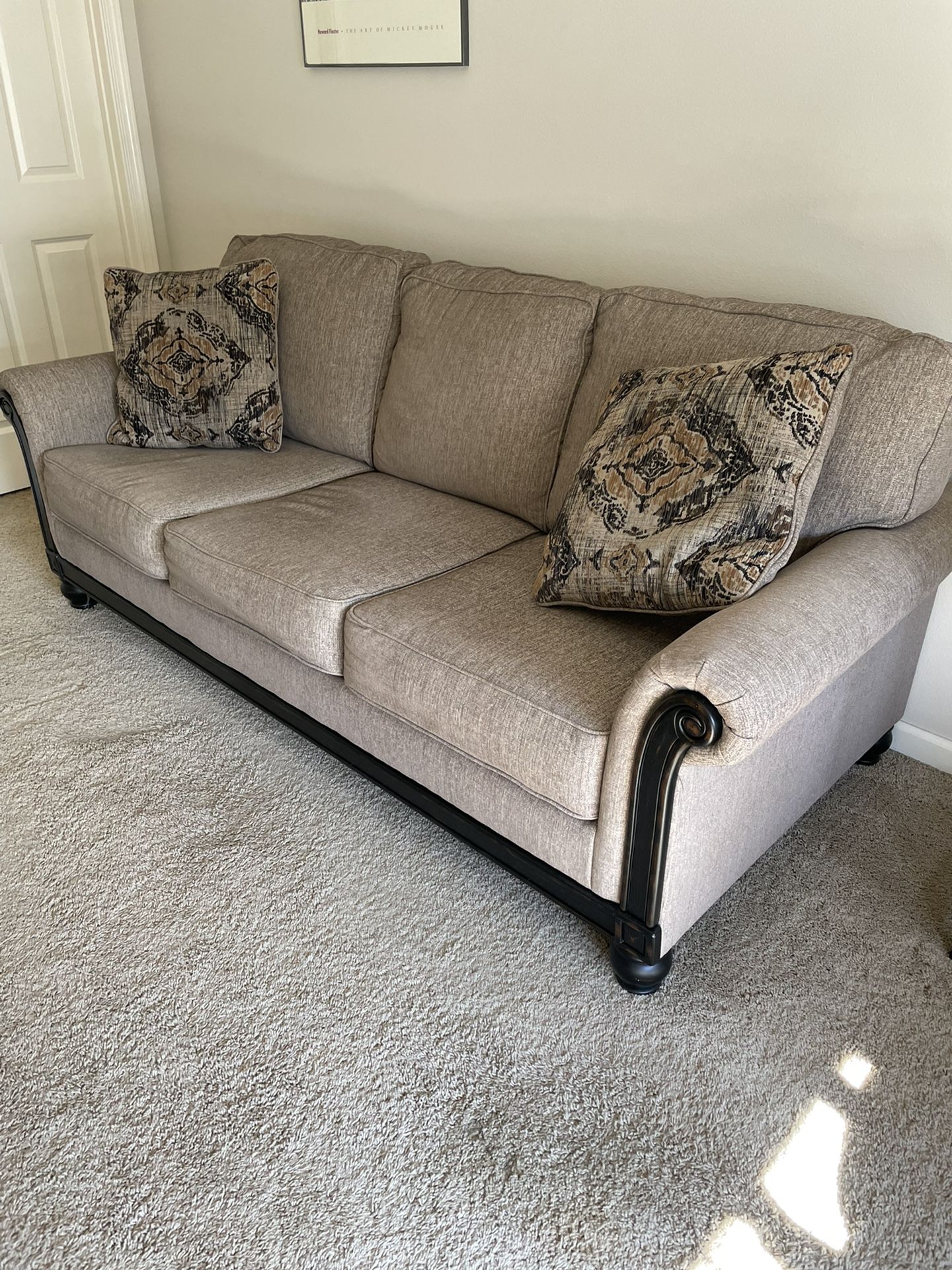 Pull Out Couch With Queen Size Bed for Sale in Renton, WA OfferUp
